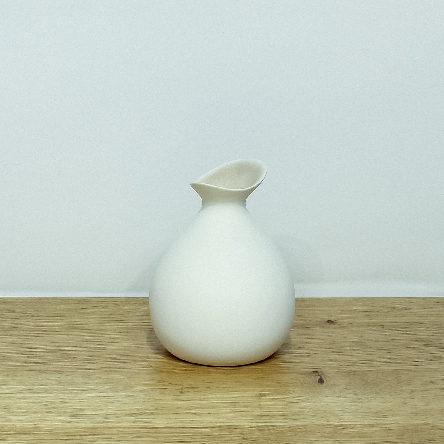 Bud Vase in Taupe