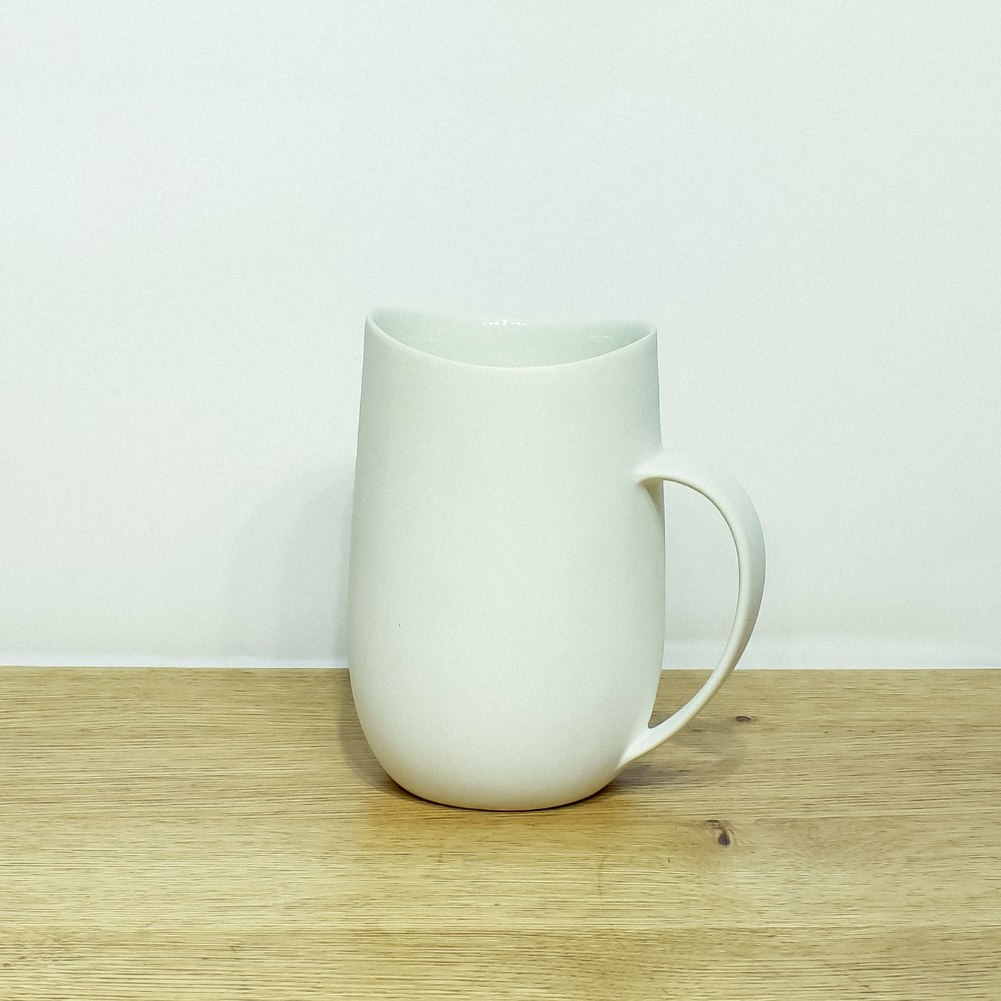 Tall Mug in White/Clear