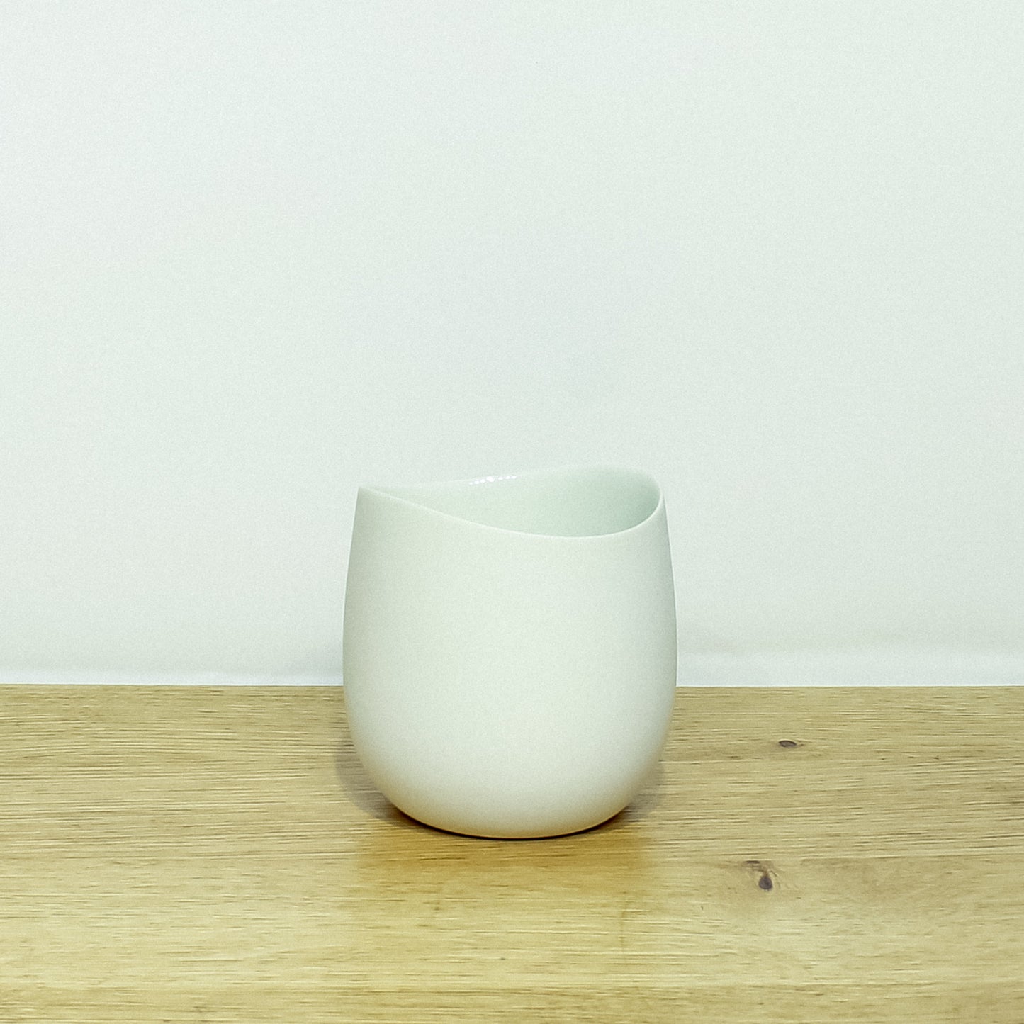Juice Cup in White/Cream